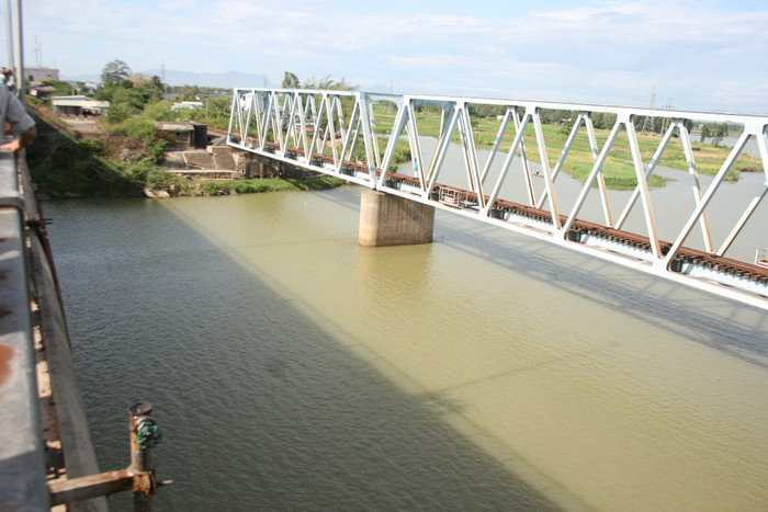 cầu Đỏ, nơi Mẫn nhảy cầu tự tử vào tối ngày 23/6