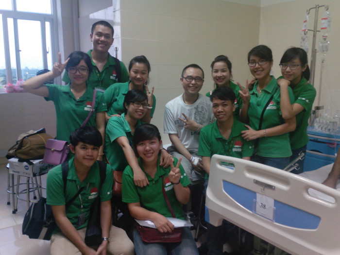 Các bạn sinh viên Đội Công tác Xã hội Nhân văn đã giúp Liêm biến ước nguyện thành hiện thực Các bạn sinh viên Đội Công tác Xã hội Nhân văn đã giúp Liêm biến ước nguyện thành hiện thực