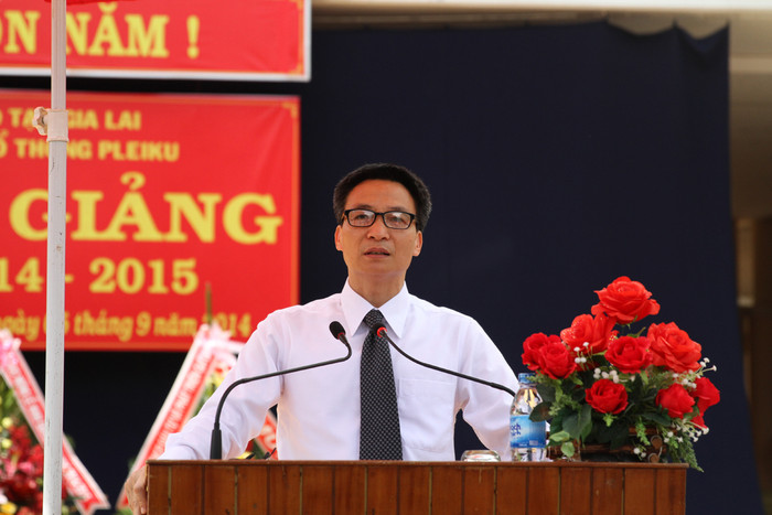 Phó thủ tướng Vũ Đức Đam phát biểu tại buổi khai giảng trường trường THPT Pleiku, Tỉnh Gia Lai. Phó thủ tướng Vũ Đức Đam phát biểu tại buổi khai giảng trường trường THPT Pleiku, Tỉnh Gia Lai.