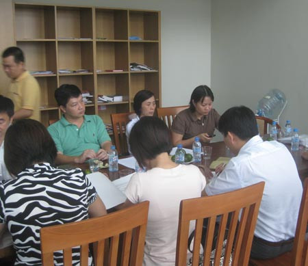 Vấn đề được bàn đến nhiều nhất trong buổi họp là mức giá trần, phí quản lý. Vấn đề được bàn đến nhiều nhất trong buổi họp là mức giá trần, phí quản lý.