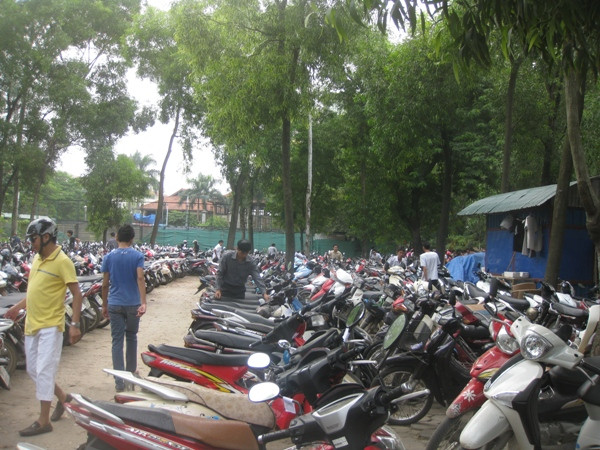 Các bãi gửi xe trong dịp 2/9 luôn trong tình trạng quá tải Các bãi gửi xe trong dịp 2/9 luôn trong tình trạng quá tải