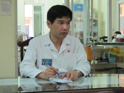 Bác sĩ Đỗ Lương Tuấn, trưởng khoa bỏng người lớn, Viện bỏng Quốc gia cho rằng, hiện tại chưa thể kết luận được tình trạng sức khoẻ của các bệnh nhân, việc nguy hiểm đến tính mạng hoàn toàn có thể xảy ra trong 8 bệnh nhân. Bác sĩ Đỗ Lương Tuấn, trưởng khoa bỏng người lớn, Viện bỏng Quốc gia cho rằng, hiện tại chưa thể kết luận được tình trạng sức khoẻ của các bệnh nhân, việc nguy hiểm đến tính mạng hoàn toàn có thể xảy ra trong 8 bệnh nhân.