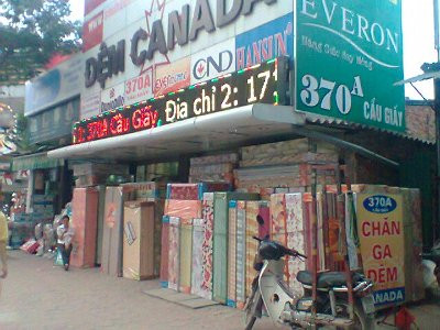 Doanh thu lợi nhuận của các cửa hàng di động trên vỉa hè cũng tương đương với shop chăn ga gối đệm trên các phố. Doanh thu lợi nhuận của các cửa hàng di động trên vỉa hè cũng tương đương với shop chăn ga gối đệm trên các phố.