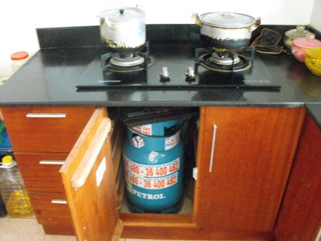 Hầu hết cư dân tại các chung cư hiện nay đều sử dụng gas tư nhân, rất khó kiểm soát chất lượng và độ an toàn. Hầu hết cư dân tại các chung cư hiện nay đều sử dụng gas tư nhân, rất khó kiểm soát chất lượng và độ an toàn.