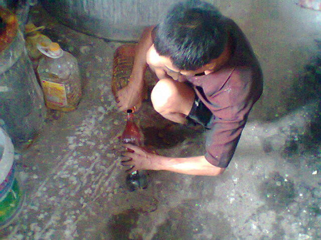 Theo ông T, việc dùng phẩm màu để nhuộm miến không ảnh hưởng đến sức khỏe người tiêu dùng!?