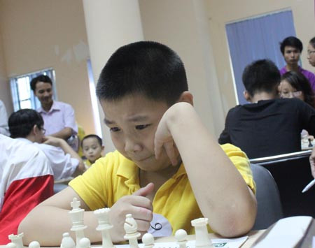 Phải chăng những cờ thủ nhí này lại khóc khi không có "lối thoát"