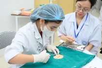 Chuyên gia cảnh báo tình trạng "trường trường mở đào tạo Y" có thể gây rủi ro cho hệ thống y tế