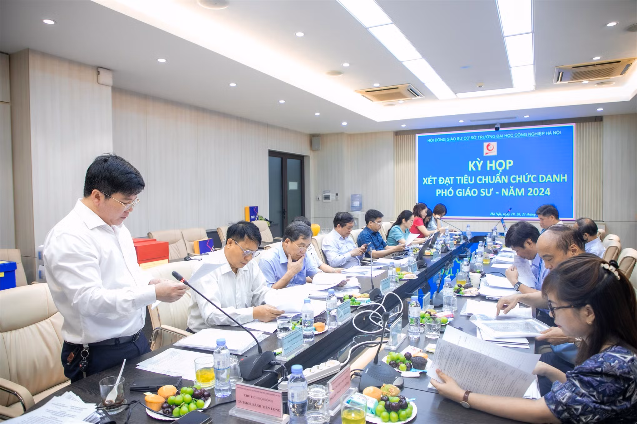 Trình tự thành lập Hội đồng giáo sư, hủy bỏ công nhận GS và PGS