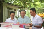 Nhà báo Tô Phán ra mắt cuốn sách "10h sáng Chủ Nhật": Thông điệp về cuộc sống, tình người