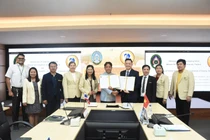 Lãnh đạo Trường Đại học Sư phạm - Đại học Đà Nẵng và đại diện lãnh đạo Trường Đại học Rajabhat Roi Et ký MOU