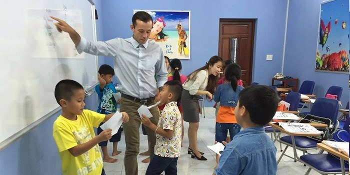 Nhiều phụ huynh vẫn lo lắng về chất lượng dạy học tại các trung tâm ngoại ngữ tại Hải Phòng (Ảnh: Lã Tiến) Nhiều phụ huynh vẫn lo lắng về chất lượng dạy học tại các trung tâm ngoại ngữ tại Hải Phòng (Ảnh: Lã Tiến)