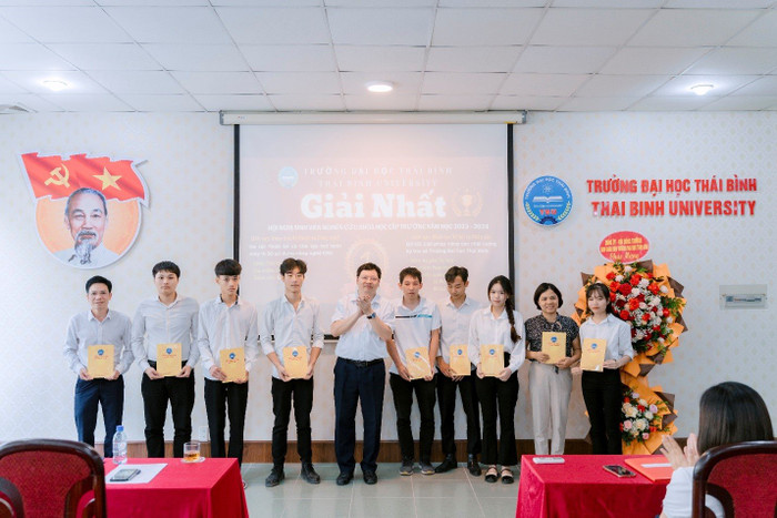 Sinh viên học tập tại Trường Đại học Thái Bình có nhiều cơ hội được tham gia các cuộc thi hấp dẫn, bổ ích (Ảnh: NTCC) dai-hoc-thai-binh-1.jpg