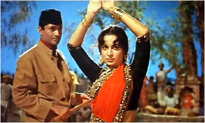 Điệu múa “Piya Tose Naina Laage Re” của nữ diễn viên kiêm vũ công Waheeda Rehman.