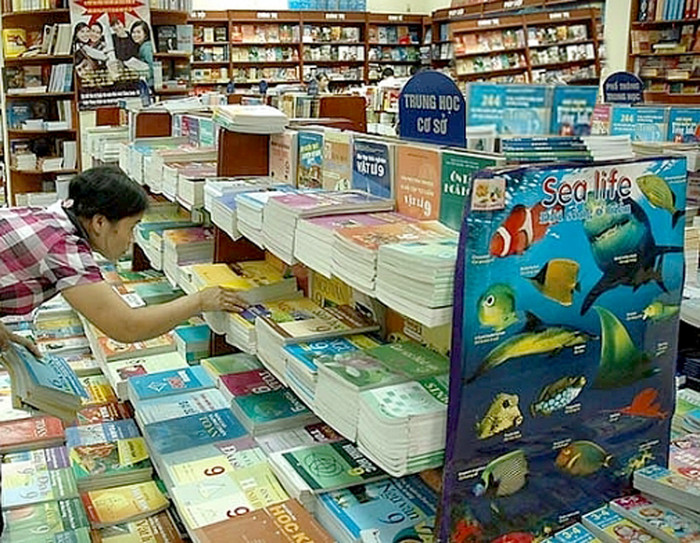 Phải tách chi phí biên soạn nội dung sách giáo khoa với khâu in ấn, phát hành Phải tách chi phí biên soạn nội dung sách giáo khoa với khâu in ấn, phát hành