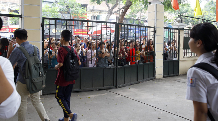 Nhà giáo ưu tú Nguyễn Văn Ngọc: "Khía cạnh công bằng về một nền giáo dục chuẩn của học sinh các vùng miền trên cả nước cũng cần phải bàn đến một cách nghiêm túc". Ảnh minh họa: Tùng Dương. Nhà giáo ưu tú Nguyễn Văn Ngọc: "Khía cạnh công bằng về một nền giáo dục chuẩn của học sinh các vùng miền trên cả nước cũng cần phải bàn đến một cách nghiêm túc". Ảnh minh họa: Tùng Dương.