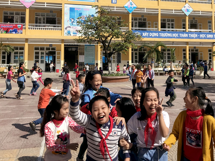 Tiến sĩ Lê Đông Phương: "Tâm lý của chúng ta hiện nay vẫn nặng về việc cứ cái gì của công mà lại chuyển cho tư nhân thì đều không ổn, có vấn đề. Vậy nên tâm lý của các lãnh đạo cũng không vượt được dư luận xã hội". Ảnh minh họa: Tùng Dương. Tiến sĩ Lê Đông Phương: "Tâm lý của chúng ta hiện nay vẫn nặng về việc cứ cái gì của công mà lại chuyển cho tư nhân thì đều không ổn, có vấn đề. Vậy nên tâm lý của các lãnh đạo cũng không vượt được dư luận xã hội". Ảnh minh họa: Tùng Dương.