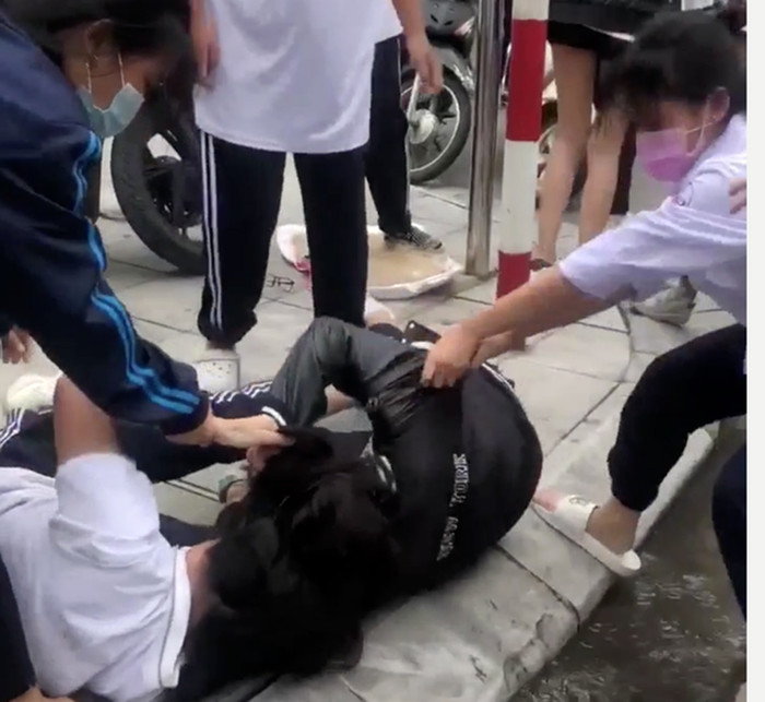 Cần thêm nhiều giải pháp để xử lý vấn đề bạo lực học đường. Ảnh minh họa: HA.