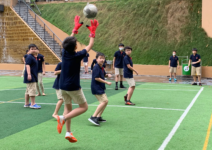 Giờ chơi thể thao của học sinh Trường Trung học cơ sở và Trung học phổ thông Marie Curie (Hà Nội). Ảnh: Tùng Dương. Giờ chơi thể thao của học sinh Trường Trung học cơ sở và Trung học phổ thông Marie Curie (Hà Nội). Ảnh: Tùng Dương.