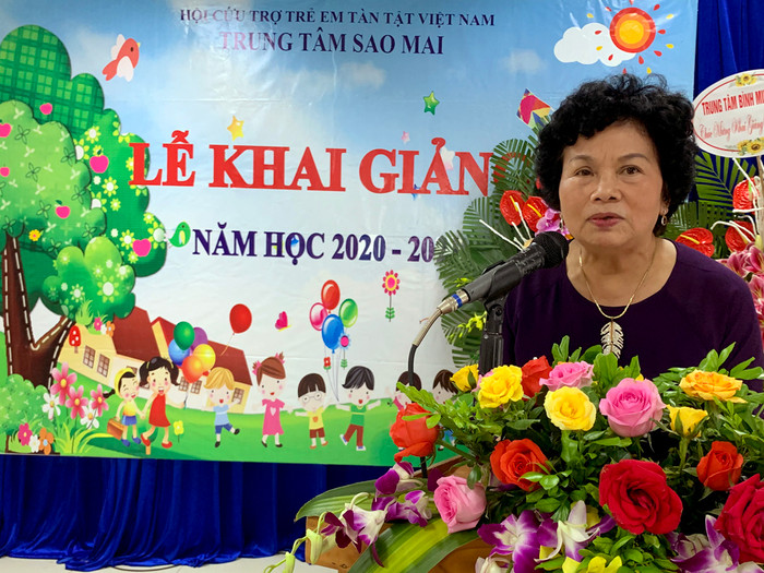 Bác sĩ Đỗ Thúy Lan, thầy thuốc ưu tú, chuyên khoa II tâm thần - Giám đốc Trung tâm Sao Mai, phát biểu tại lễ khai giảng năm học mới 2020 -2021. Ảnh: Tùng Dương. Bác sĩ Đỗ Thúy Lan, thầy thuốc ưu tú, chuyên khoa II tâm thần - Giám đốc Trung tâm Sao Mai, phát biểu tại lễ khai giảng năm học mới 2020 -2021. Ảnh: Tùng Dương.