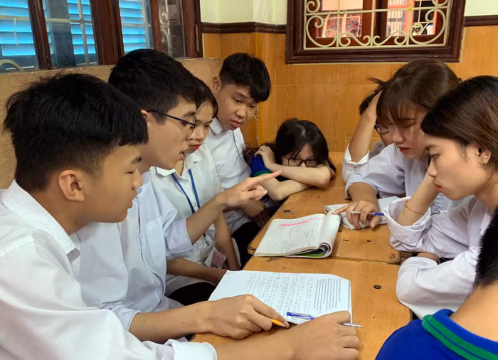 Cô giáo Thúy cho biết: "Theo kinh nghiệm nếu các em đã thích thú, học không nhàm chán như vậy thì các con sẽ không bao giờ sợ môn Lịch sử”. Ảnh: Nhân vật cung cấp.