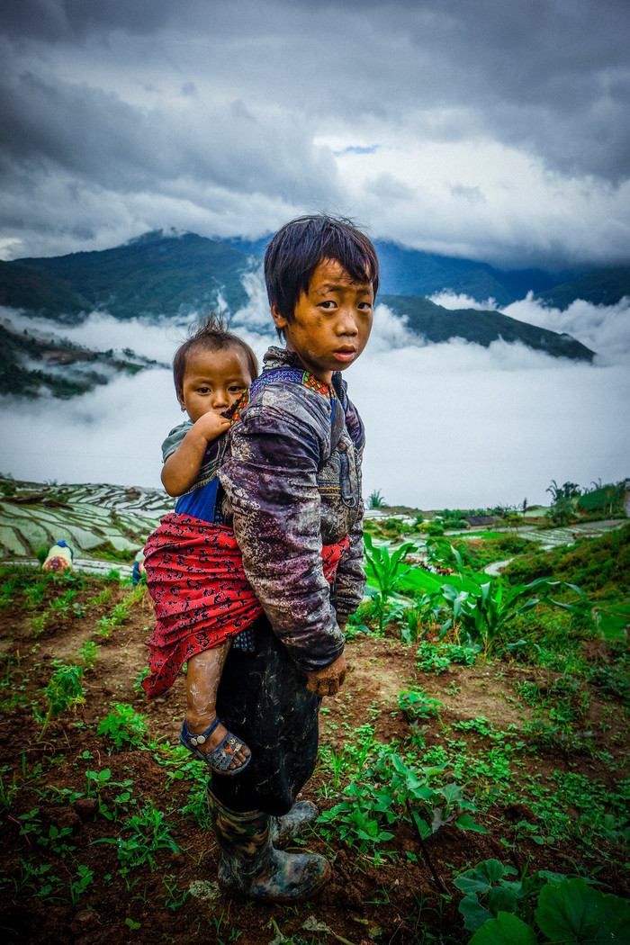 Cuộc sống của các em học sinh vùng xa còn nhiều khó khăn. Ảnh minh họa: Tùng Dương. Cuộc sống của các em học sinh vùng xa còn nhiều khó khăn. Ảnh minh họa: Tùng Dương.