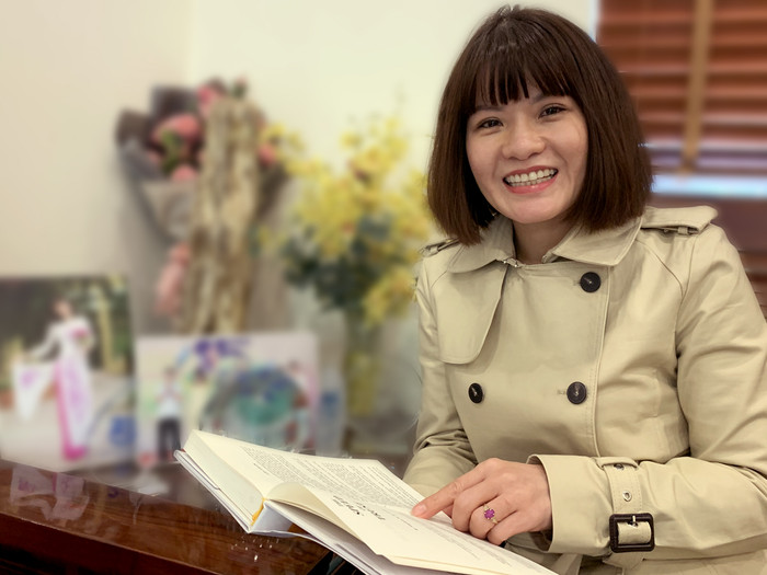 Nhà giáo Nguyễn Thị Nhiếp: "Xây cao tầng sẽ dành ra được quỹ đất bên dưới để tạo thêm các khu hoạt động thể chất cho học sinh như bể bơi, sân bóng… đó là điều nên làm. Ảnh: Tùng Dương. Nhà giáo Nguyễn Thị Nhiếp: "Xây cao tầng sẽ dành ra được quỹ đất bên dưới để tạo thêm các khu hoạt động thể chất cho học sinh như bể bơi, sân bóng… đó là điều nên làm. Ảnh: Tùng Dương.