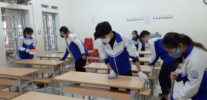 Học sinh các trường tại Thị xã Phú Thọ cũng tham gia vệ sinh phòng chống dịch Corona. Ảnh: Phòng Giáo dục và Đào tạo Thị xã Phú Thọ cung cấp. Học sinh các trường tại Thị xã Phú Thọ cũng tham gia vệ sinh phòng chống dịch Corona. Ảnh: Phòng Giáo dục và Đào tạo Thị xã Phú Thọ cung cấp.