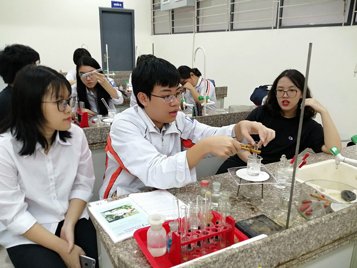 Đây cũng chính là một trong những mục đích dạy học dự án là ứng dụng công nghệ thông tin cũng như ngoại ngữ trong việc học kiến thức. Ảnh: Nhân vật cung cấp. Đây cũng chính là một trong những mục đích dạy học dự án là ứng dụng công nghệ thông tin cũng như ngoại ngữ trong việc học kiến thức. Ảnh: Nhân vật cung cấp.