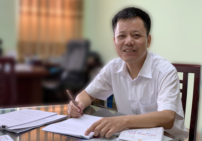 Theo thầy Nam: “Đặc biệt là Bộ Giáo dục và Đào tạo đã đưa ra nội dung tinh giản chương trình trong học kì 2 của năm học 2019 - 2020, tôi thấy nội dung tinh giản này rất sáng suốt, kịp thời". Ảnh: Tùng Dương. Theo thầy Nam: “Đặc biệt là Bộ Giáo dục và Đào tạo đã đưa ra nội dung tinh giản chương trình trong học kì 2 của năm học 2019 - 2020, tôi thấy nội dung tinh giản này rất sáng suốt, kịp thời". Ảnh: Tùng Dương.