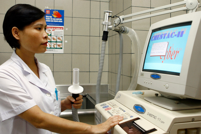 Phấn đấu trên 95% dân số được quản lý sức khỏe; 100% trạm y tế xã, phường, thị trấn thực hiện dự phòng, quản lý, điều trị một số bệnh không lây nhiễm. Ảnh minh họa: Tùng Dương. Phấn đấu trên 95% dân số được quản lý sức khỏe; 100% trạm y tế xã, phường, thị trấn thực hiện dự phòng, quản lý, điều trị một số bệnh không lây nhiễm. Ảnh minh họa: Tùng Dương.