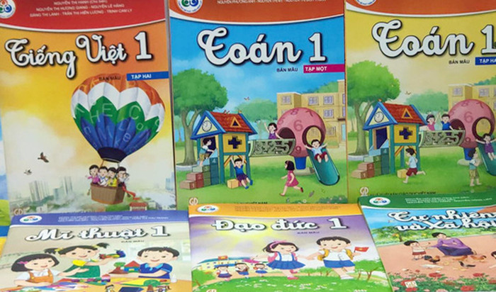 Có nhất thiết rằng sách giáo khoa phải in khổ lớn, in 4 mầu và dùng loại giấy quá tốt để tăng giá thành, gây ảnh hưởng đến người dân? Ảnh: Như Ý.