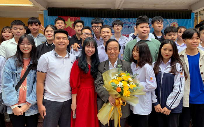 Trường Trung học phổ thông An Dương Vương luôn chú trọng về vấn đề nâng cao chất lượng giảng dạy, tỷ lệ học sinh hàng năm thi tốt nghiệp đều đạt 100% và trong đó có 80% là các em đạt điểm cao. Ảnh: Tùng Dương.