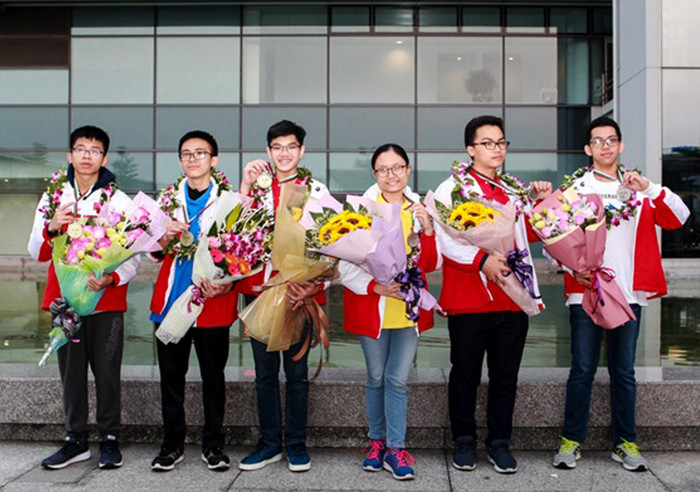 6 học sinh Trường Trung học cơ sở Cầu Giấy dành huy chương của cuộc thi WMTC 2018 - Trường đứng thứ 3 thế giới trong kỳ thi Vô địch các đội tuyển Toán thế giới.Trang Web nhà trường. 6 học sinh Trường Trung học cơ sở Cầu Giấy dành huy chương của cuộc thi WMTC 2018 - Trường đứng thứ 3 thế giới trong kỳ thi Vô địch các đội tuyển Toán thế giới.Trang Web nhà trường.