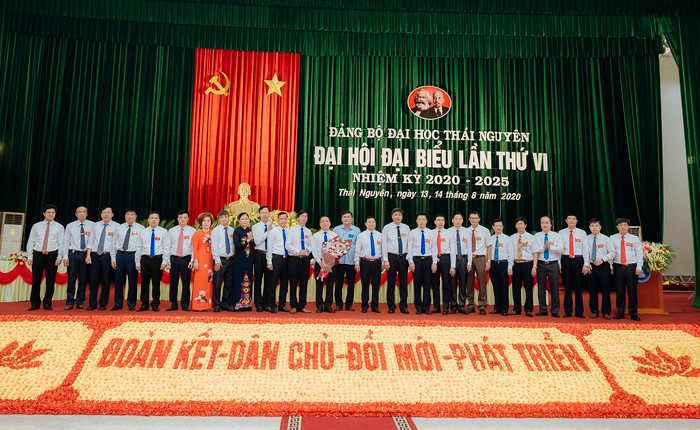 Ra mắt Ban chấp hành Đảng bộ Đại học Thái Nguyên. Ảnh: TL Ra mắt Ban chấp hành Đảng bộ Đại học Thái Nguyên. Ảnh: TL