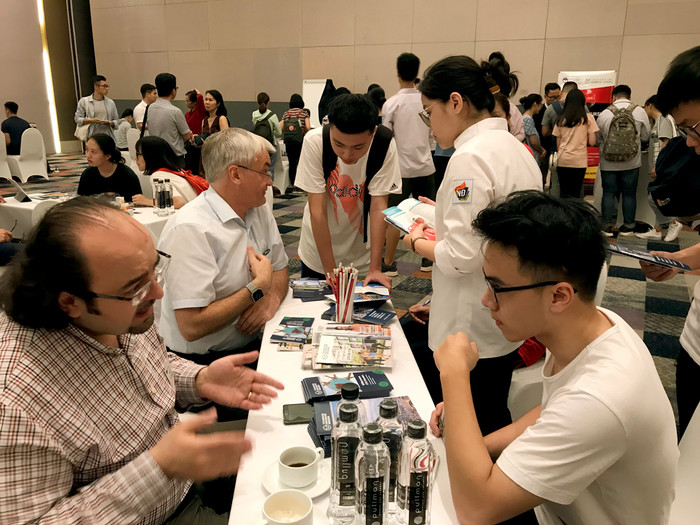 Học sinh Trung học cơ sở tham dự buổi tư vấn du học nghề của Đức tại Hà Nội. Ảnh minh họa: Tùng Dương.