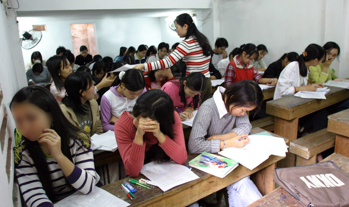 Theo công bố điểm chuẩn của các tỉnh thành trong cả nước, điểm trúng tuyển Trung học phổ thông nhiều trường thấp &quot;tới đáy&quot; khi chỉ lấy 0,58 điểm/môn thi.Ảnh minh họa: Tùng Dương.