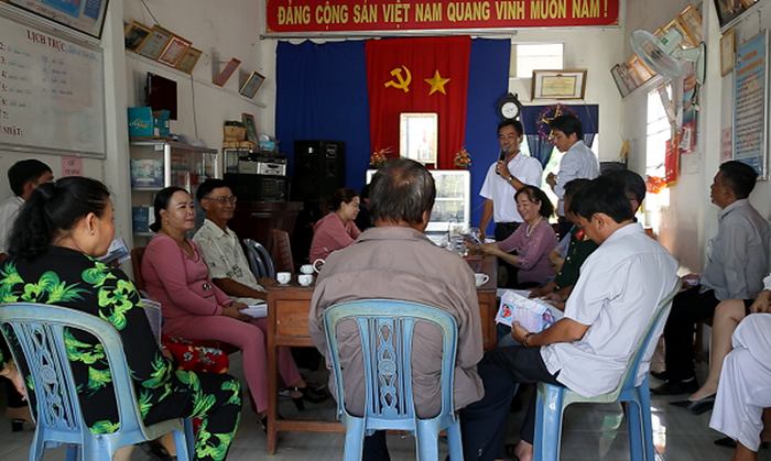 Người dân hào hứng tìm hiểu về bảo hiểm xã hội và cũng đã sẵn sàng tham gia để được hưởng các chính sách hỗ trợ lâu dài. Người dân hào hứng tìm hiểu về bảo hiểm xã hội và cũng đã sẵn sàng tham gia để được hưởng các chính sách hỗ trợ lâu dài.