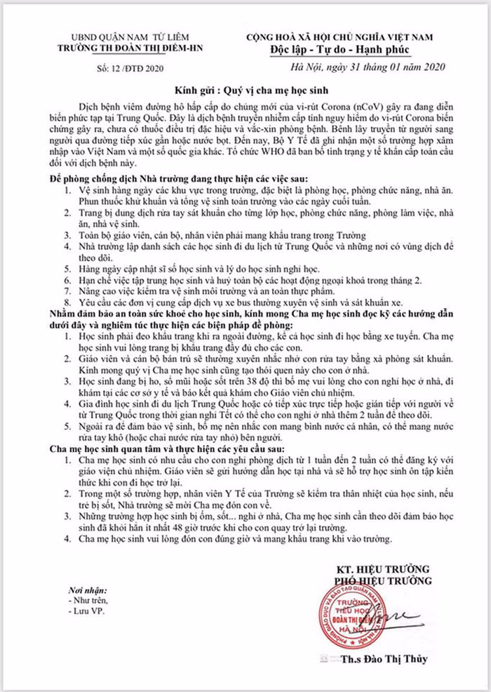 Thông báo của Ban giám hiệu Trường Tiểu học Đoàn Thị Điểm, Hà Nội. Ảnh do nhà trường cung cấp.