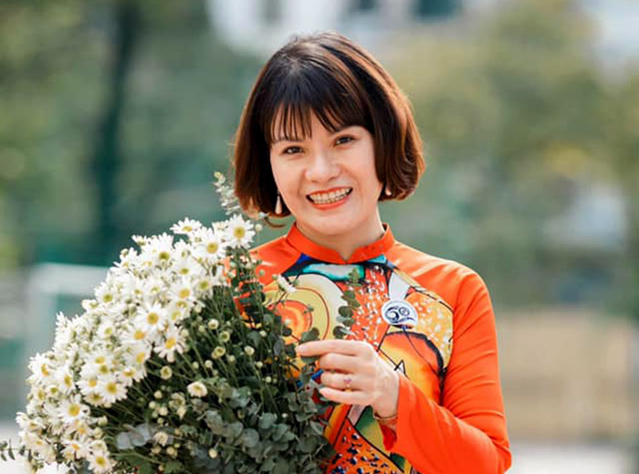 Nhà giáo Nguyễn Thị Nhiếp: "Mỗi năm Trường Trung học phổ thông Yên Hòa của chúng tôi có khoảng trên dưới 500 học sinh ra trường nhưng chỉ có từ 5 đến 7 hồ sơ đăng ký thi vào sư phạm. Ảnh: TD. Nhà giáo Nguyễn Thị Nhiếp: "Mỗi năm Trường Trung học phổ thông Yên Hòa của chúng tôi có khoảng trên dưới 500 học sinh ra trường nhưng chỉ có từ 5 đến 7 hồ sơ đăng ký thi vào sư phạm. Ảnh: TD.