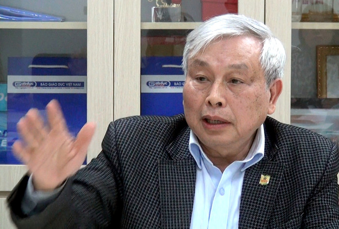 Thầy Võ Thế Quân - Hiệu trưởng Trường Trung học phổ thông Đông Đô :&quot;Nghị quyết 35 của Chính phủ giao là hướng dẫn các địa phương, chú trọng phát triển các cơ sở giáo dục ngoài công lập trong quy hoạch mạng lưới, và các chiến lược kế hoạch phát triển giáo dục trên địa bàn. Nội dung này Bộ Giáo dục lại không đưa vào&quot;. Ảnh: Tùng Dương.