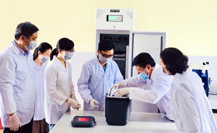 Nghiên cứu và phát triển bộ sinh phẩm phát hiện SARS-CoV-2 virus bằng kỹ thuật Realtime PCR đã thành công và đang trong quá trình hoàn tất các thủ tục đưa vào sử dụng chống dịch Covid-19. Ảnh: TL.