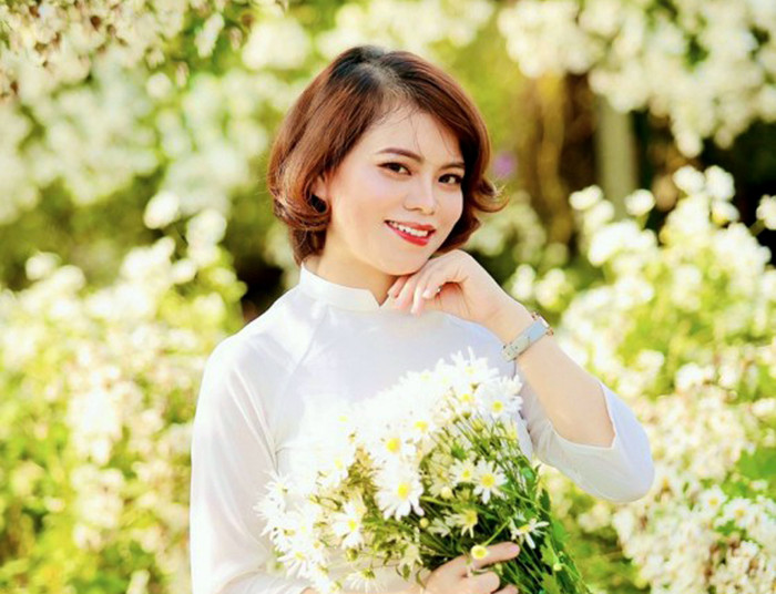 Cô giáo Lưu Thị Biên cho biết: &quot;Việc em N.T.N.Y sử dụng điện thoại để ghi âm lại lời thầy cô nói với mình như một cách để tự bảo vệ mình. Người ta chỉ làm việc đó khi họ thực sự chưa cảm nhận được độ tin tưởng từ người khác&quot;. Ảnh: TD.