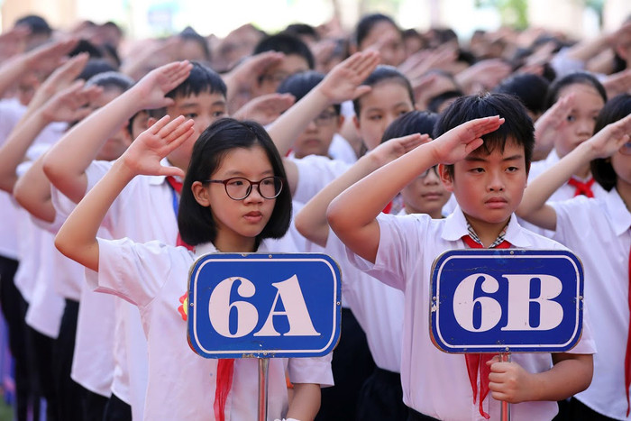 Trường Trung học cơ sở Lê Ngọc Hân nổi tiếng là cái nôi đào tạo được nhiều thế hệ học sinh tài năng của Hà Nội. Ảnh: Tùng Dương. Trường Trung học cơ sở Lê Ngọc Hân nổi tiếng là cái nôi đào tạo được nhiều thế hệ học sinh tài năng của Hà Nội. Ảnh: Tùng Dương.