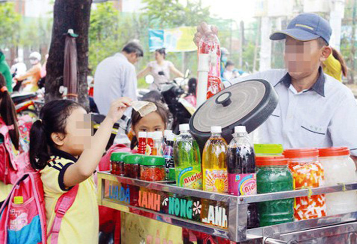 Các loại nước giải khát tự chế giá rất rẻ. Ảnh: Lam Thanh. Các loại nước giải khát tự chế giá rất rẻ. Ảnh: Lam Thanh.