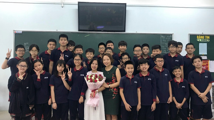 Có những tiết học tôi xin phép cô bộ môn để được vào ngồi học cùng với các con, như vậy tôi cũng nắm được kiến thức bài giảng đó để có thể nhắc nhở, giúp các con phần nào.Ảnh: Nhân vật cung cấp. Có những tiết học tôi xin phép cô bộ môn để được vào ngồi học cùng với các con, như vậy tôi cũng nắm được kiến thức bài giảng đó để có thể nhắc nhở, giúp các con phần nào.Ảnh: Nhân vật cung cấp.