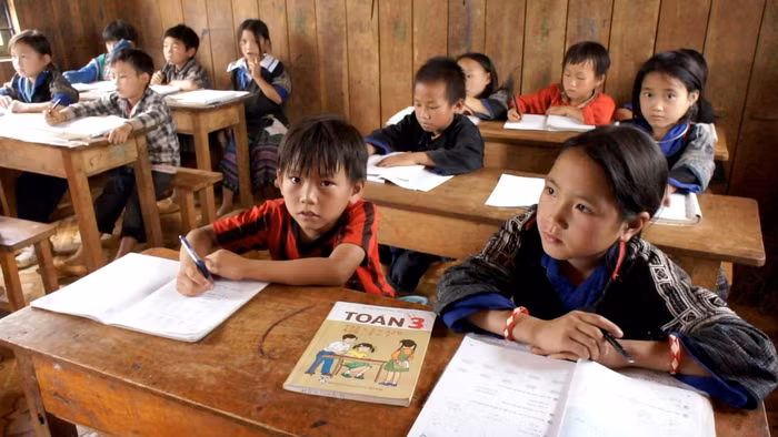 Sách giáo khoa không phải mặt hàng muốn bán giá nào cũng được