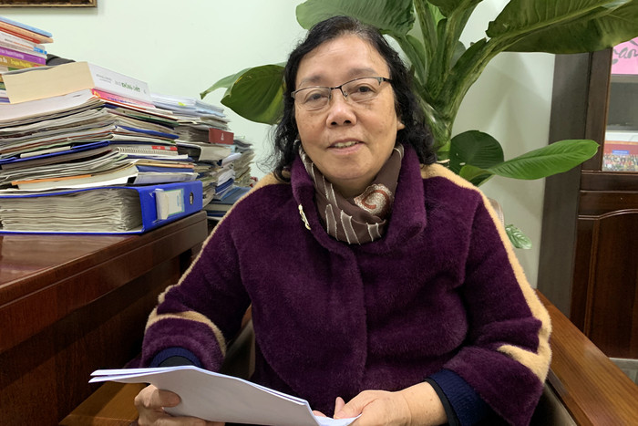 Nhà giáo Nguyễn Thị Kim Nga - Phó Hiệu trưởng phụ trách Trường Trung học cơ sở Đoàn Thị Điểm, chia sẻ: “Hiện nay ban giám hiệu nhà trường mới có phương án cho tuần nghỉ học này". Ảnh: Tùng Dương. Nhà giáo Nguyễn Thị Kim Nga - Phó Hiệu trưởng phụ trách Trường Trung học cơ sở Đoàn Thị Điểm, chia sẻ: “Hiện nay ban giám hiệu nhà trường mới có phương án cho tuần nghỉ học này". Ảnh: Tùng Dương.
