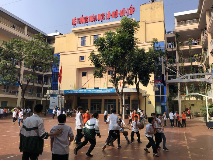 Giờ ra chơi của học sinh Trường Lômônôxốp Hà Nội trong năm học vừa qua 2019. Ảnh: Tùng Dương. Giờ ra chơi của học sinh Trường Lômônôxốp Hà Nội trong năm học vừa qua 2019. Ảnh: Tùng Dương.
