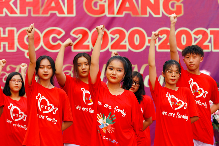 Tiết mục múa hát "Tự hào Việt Nam" của các em học sinh Trường Trung học cơ sở - Trung học phổ thông Đoàn Thị Điểm (Hà Nội) tại lễ khai giảng năm học mới 2020 - 2021. Ảnh: Tùng dương. Tiết mục múa hát "Tự hào Việt Nam" của các em học sinh Trường Trung học cơ sở - Trung học phổ thông Đoàn Thị Điểm (Hà Nội) tại lễ khai giảng năm học mới 2020 - 2021. Ảnh: Tùng dương.