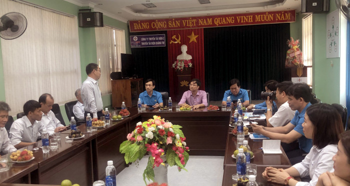 Lắng nghe tâm tư, nguyện vọng của người lao động.Ảnh: EVNNPT. Lắng nghe tâm tư, nguyện vọng của người lao động.Ảnh: EVNNPT.